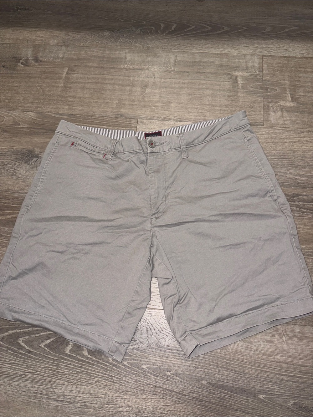 UNTUCKit Light Gray Men's Flat Front Chino Shorts